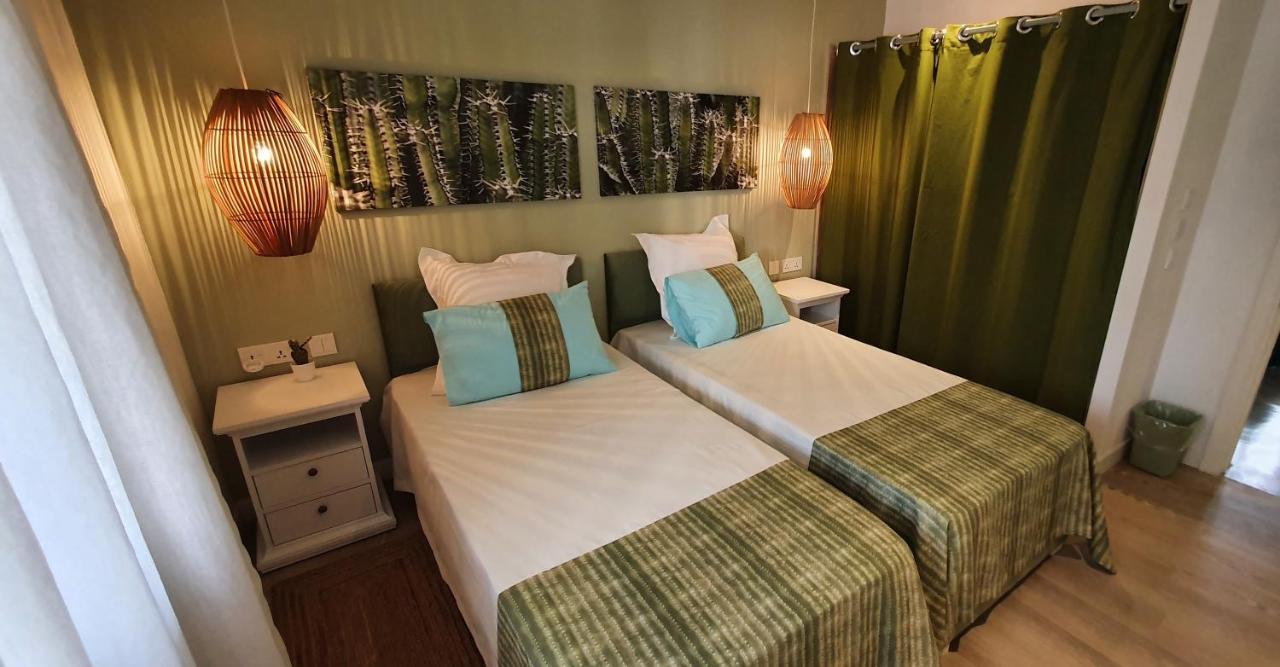Les Cerisiers - Exclusive Beach Residence - 3 Bedroom Modern Apartment, Flic-en-Flacq Eksteriør bilde